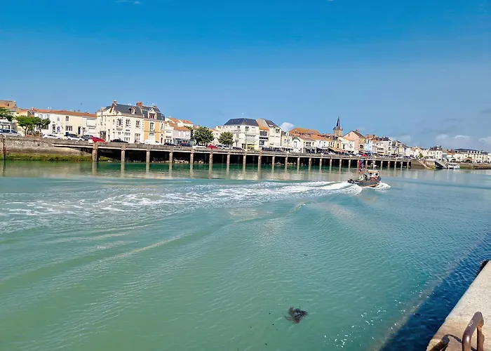 Cosy Au Coeur Du Marche Arago, A 400 M De La Grande Plage, Avec Balcon Et Local Velos - Fr-1-331-224 דירה Les Sables-dʼOlonne